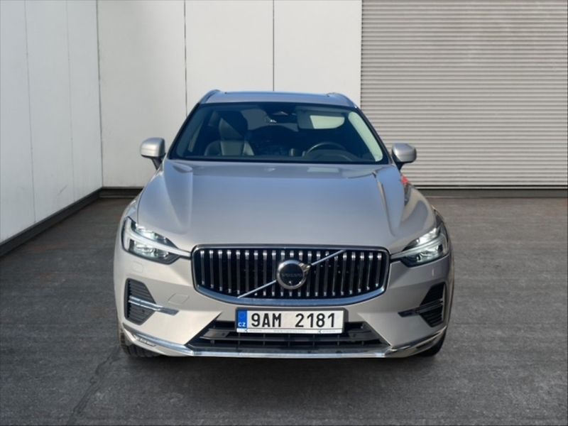 Volvo XC60 2,0 B5 D Plus Bright AWD AT - fotka 2 z 11