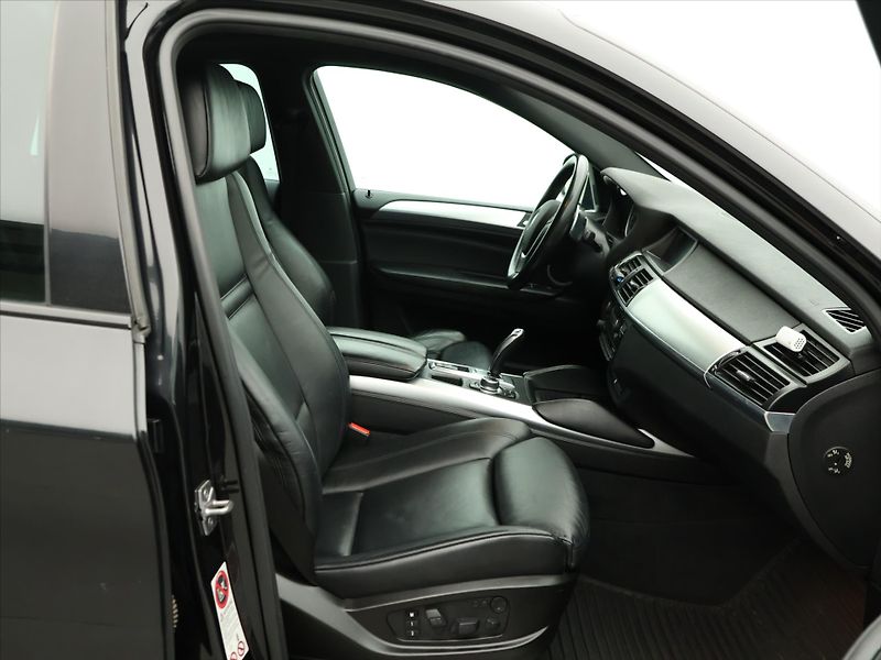 BMW X6 3.0 40d 225kW xDrive Xenon - fotka 13 z 34
