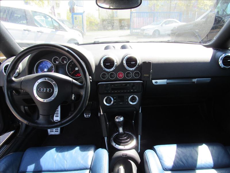 Audi TT 1,8 Turbo 110kW - fotka 11 z 26