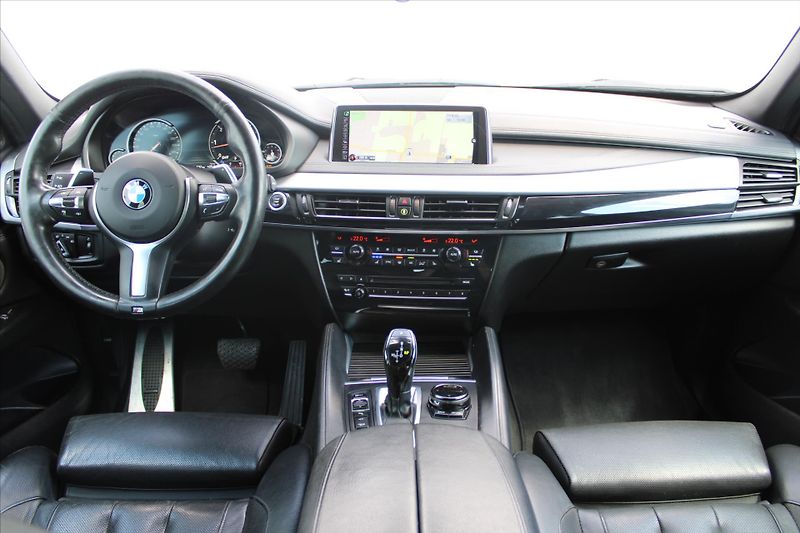 BMW X6 xDrive 30d M PAKET HEAD UP - fotka 13 z 23