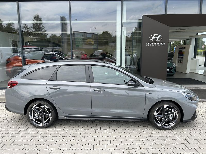 Hyundai i30 WG 26 1,6 T-GDI DCT N LINE - fotka 3 z 29