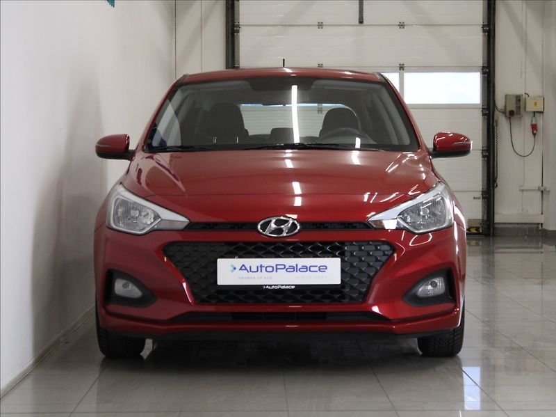 Hyundai i20 1,3 i 55kW Family+ 27 200km! - fotka 2 z 17