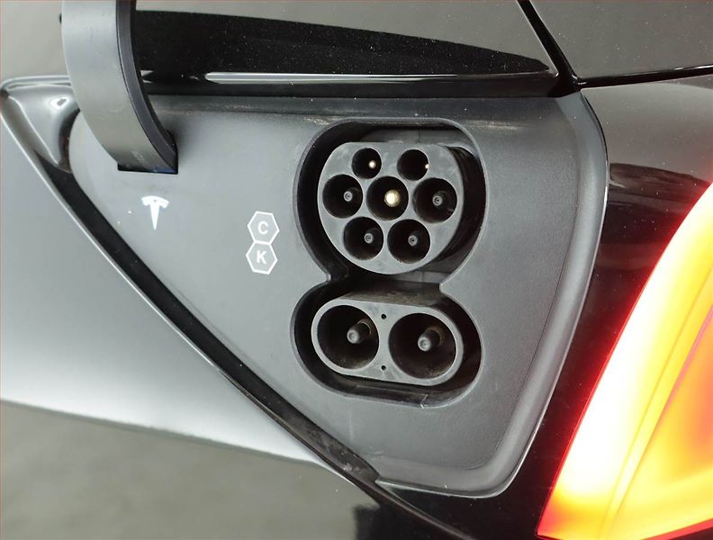 Tesla Model Y (2023) Long Range AWD 79kWh, SoH 91% - fotka 22 z 23