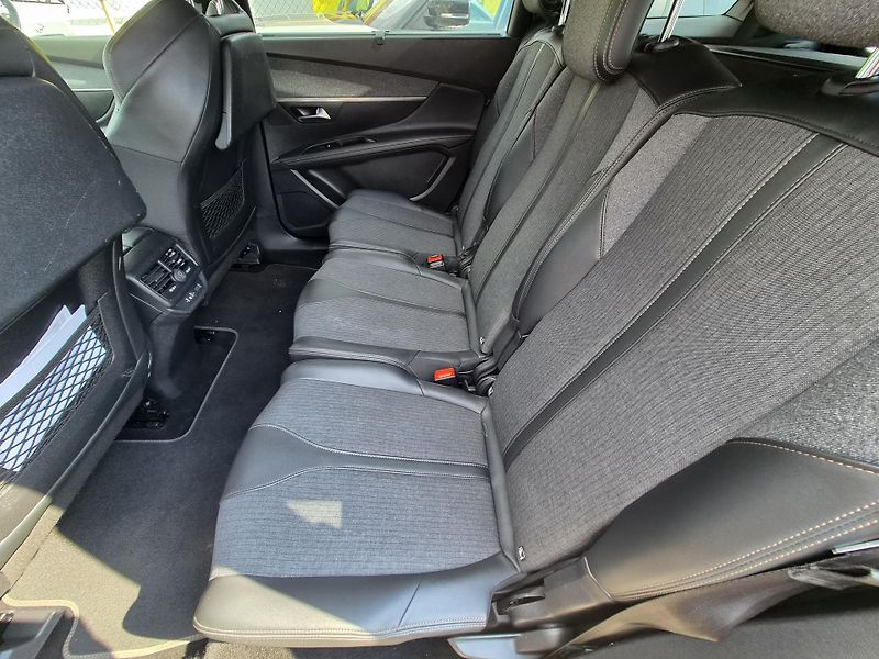Peugeot 5008 (2019) 1,5 HDi GT LINE - fotka 7 z 12