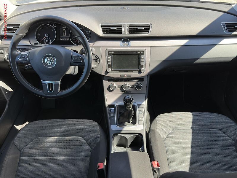 Volkswagen Passat (2014) 2.0 TDi, 2.maj,ČR, STK2/28 - fotka 8 z 20