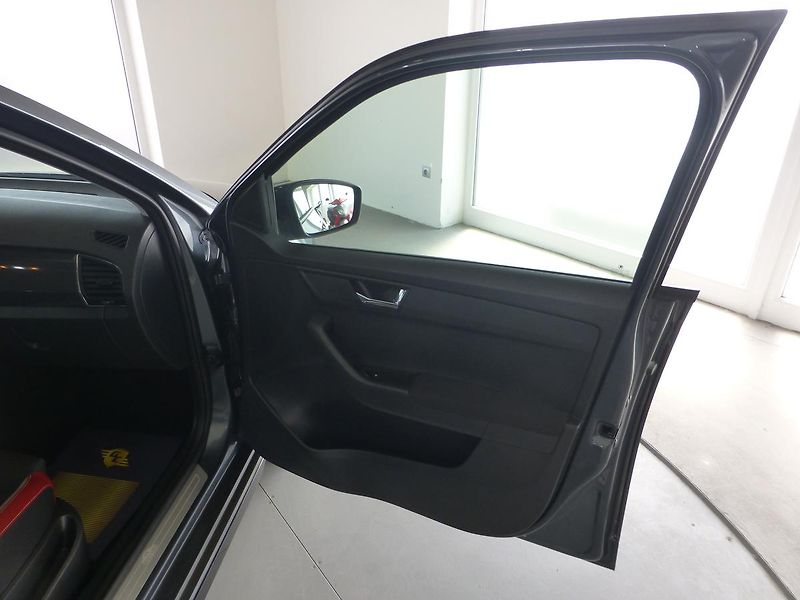 Škoda Fabia (2016) 1,2TSI-66KW*!!!!MONTE KARLO!! - fotka 15 z 27