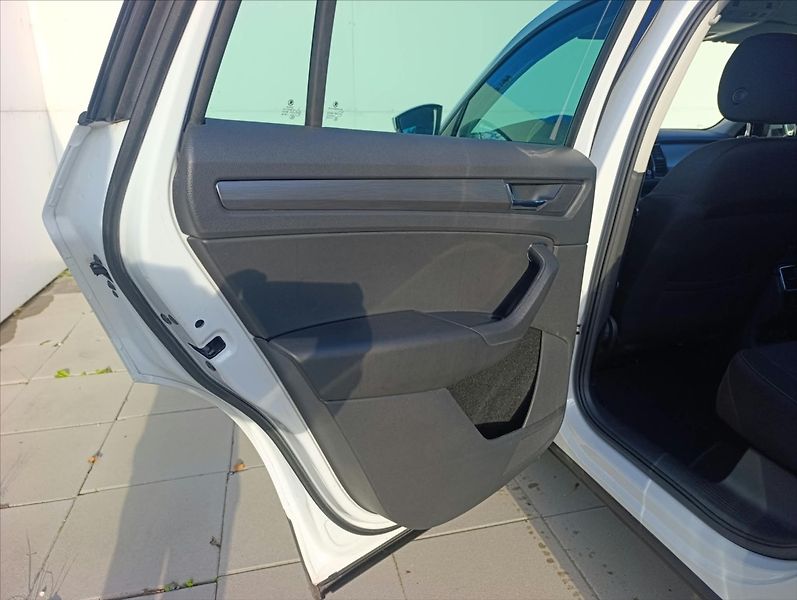 Škoda Kodiaq 2,0 TDi 4x4 DSG 7.míst Navi - fotka 22 z 38