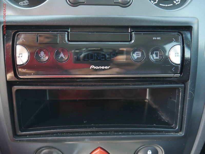 Renault Mégane (2008) 1.6i, ČR - fotka 11 z 13