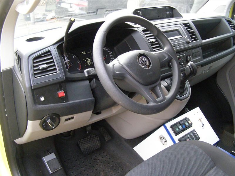 Volkswagen Transporter 2,0   150KW 4x4 DSG - fotka 14 z 34