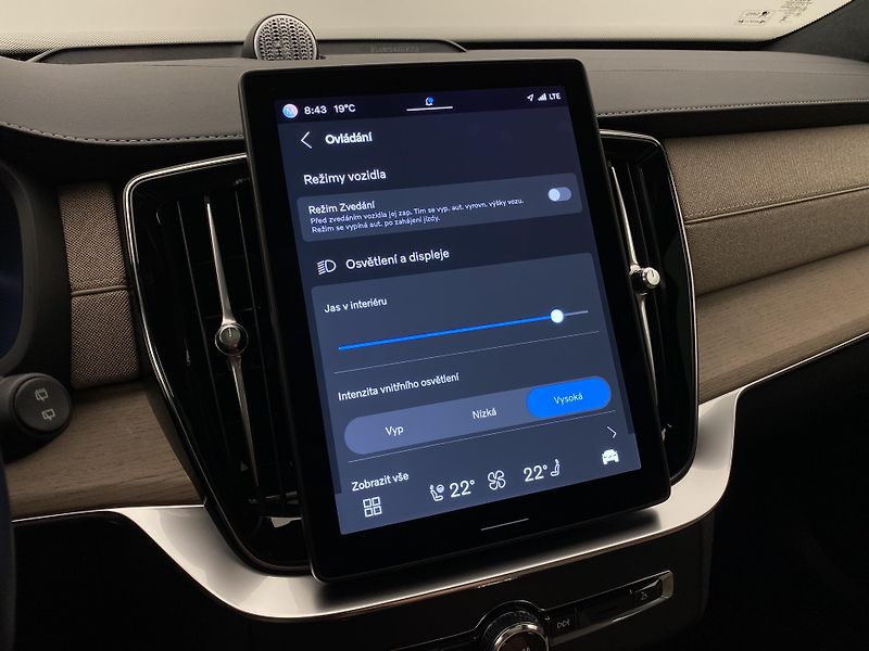 Volvo XC90 T8 AWD RECHARGE BRIGHT ULTRA 7 - fotka 56 z 73
