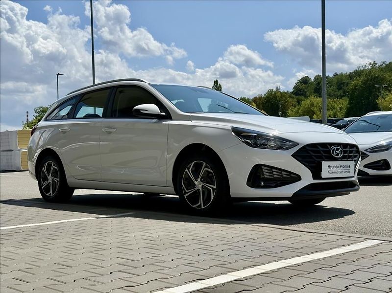 Hyundai i30 1,5 i  WG Family Comfort - fotka 4 z 23