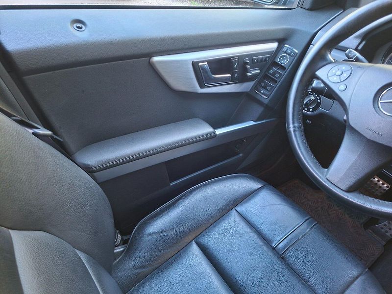 Mercedes-Benz GLK (2009) 320CDI 165kW 4MATIC -NOVÉ V ČR - fotka 11 z 33