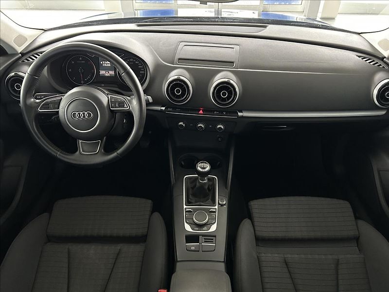 Audi A3 2,0   TDI 110kW,SERVISKA,NAVI - fotka 8 z 27