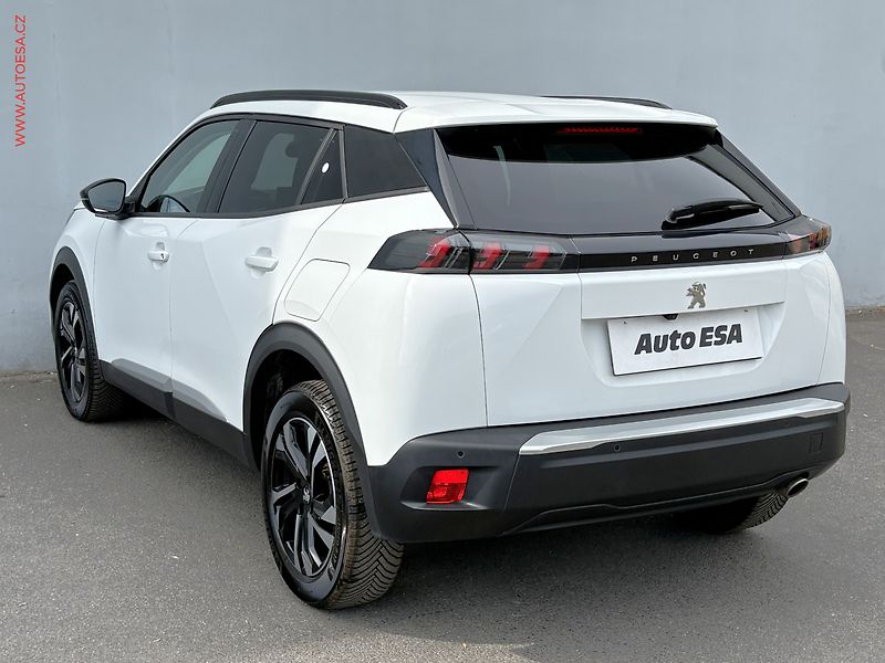Peugeot 2008 (2022) 1.5 HDi, Allure, AT, LED - fotka 6 z 17