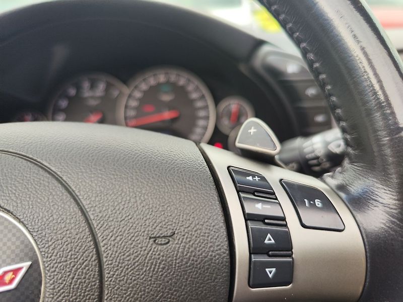 Chevrolet Corvette 6.2L/321kW V8 LS3 Cabrio - fotka 26 z 32