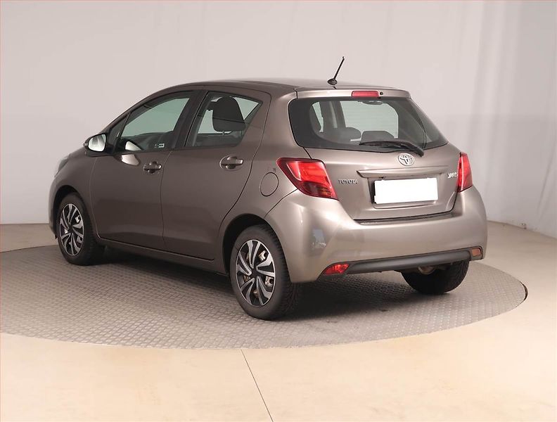 Toyota Yaris (2017) 1.0 VVT-i - fotka 4 z 16