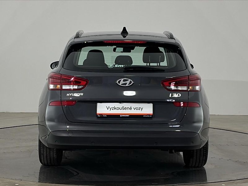 Hyundai i30 Smart DCT - fotka 17 z 26