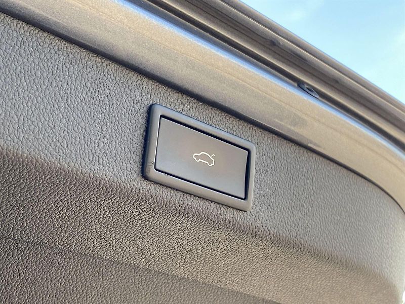 Škoda Superb (2023) Combi 2.0 TDI DSG Style - fotka 28 z 34
