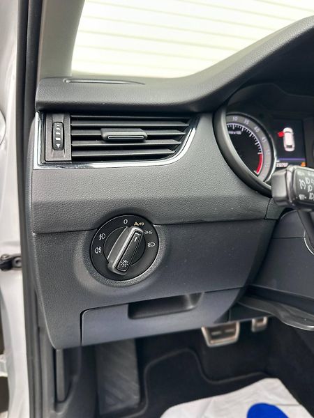 Škoda Octavia (2018) III FL SCOUT 2.0 TDI 135kW 4x4 - fotka 10 z 34