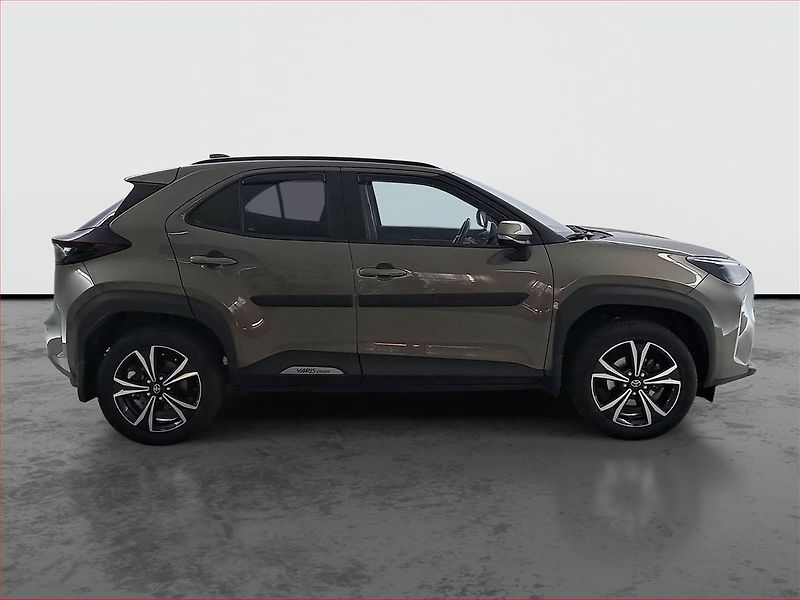 Toyota Yaris Cross (2023) 1.5 VVT-iE E-Four - fotka 6 z 18