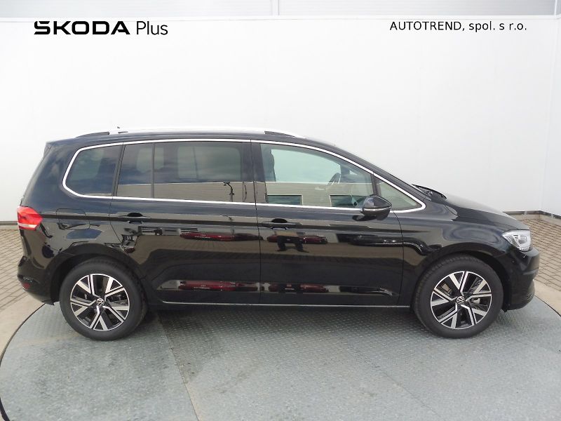 Volkswagen Touran (2026) People 1,5 TSI 110kW - fotka 26 z 27