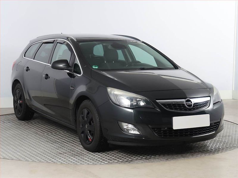 Opel Astra (2012) 1.7 CDTI, po STK, Tažné - fotografie inzerátu