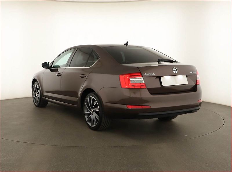 Škoda Octavia (2016) 1.2 TSI, Bi-Xenony, Tempomat - fotka 4 z 14