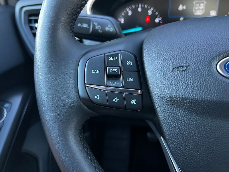 Ford Focus (2021) 1.0 EcoBoost-P.KAMERA - fotka 26 z 49
