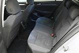 Volkswagen Golf 1,5 TSI 96 kW Life Business Zá - náhled 14