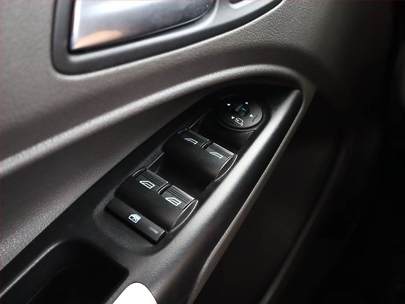 Ford Tourneo Connect (2019) Maxi Titanium 1.5 TDCi, 7Míst - fotka 16 z 20