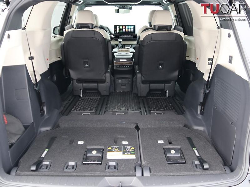 Toyota Sienna (2026) Platinum 2.5 HEV AWD - fotka 70 z 76