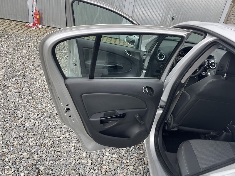 Opel Corsa 1.2i 80PS 141000KM KLIMA STK!! - fotka 112 z 169