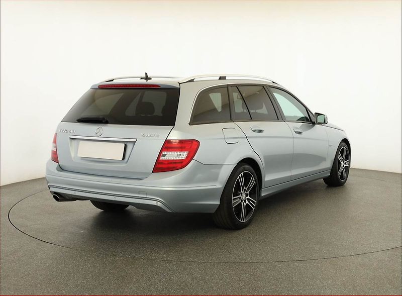 Mercedes-Benz Třídy C (2013) C 220 CDI, 4X4, Automat, Kůže - fotka 5 z 17