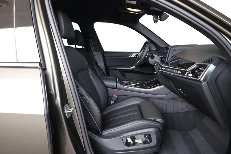 BMW X5 xDrive30d - fotka 30 z 37