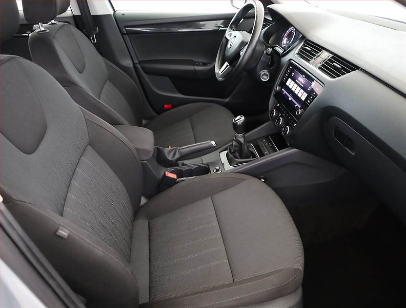 Škoda Octavia (2019) Style 1.6 TDI, Tempomat - fotka 7 z 17