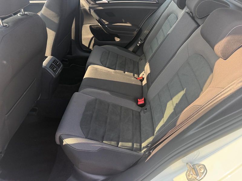 Volkswagen Golf Variant (2020) HIGHLINE 1.5TSI 110kW CZ DPH - fotka 8 z 11