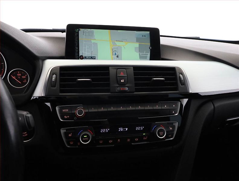 BMW Řada 3 (2015) M Sport 320 d, 4X4, Automat - fotka 10 z 18