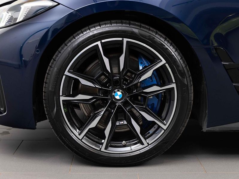 BMW Řada 4 M440i xDrive Gran Coupé - fotka 6 z 23