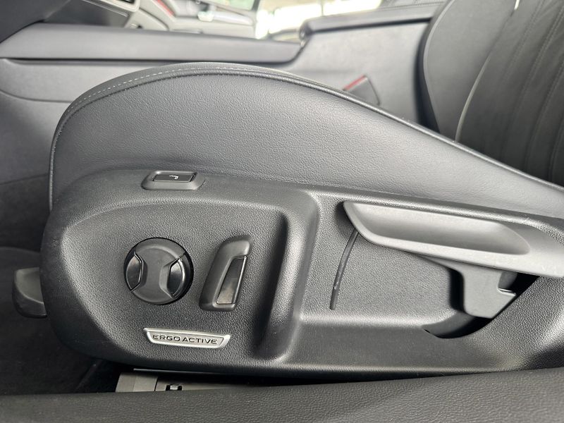 Volkswagen Passat Variant 1,5 eTSI DSG*REZERVACE! - fotka 30 z 41