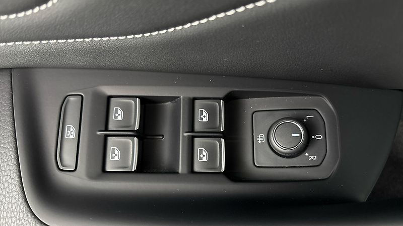 Volkswagen Passat 2.0 TDI DSG Elegance Variant - fotka 22 z 26