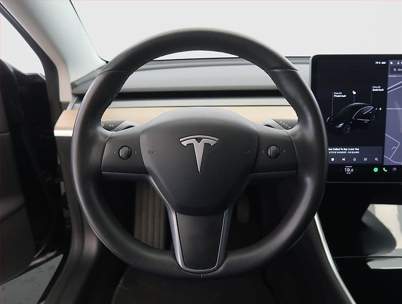 Tesla Model 3 (2019) Std Range Plus 52kWh, SoH 78% - fotka 27 z 32