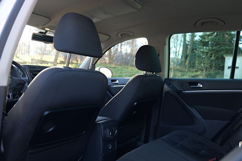 Volkswagen Tiguan TDI 4MOTION Bi-Xenon Alcantara - fotka 13 z 31