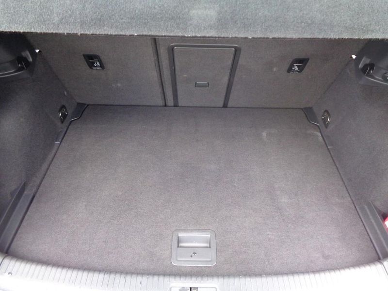 Volkswagen Golf 1.2 TSI MARATON EDITION  81 kW - fotka 23 z 26