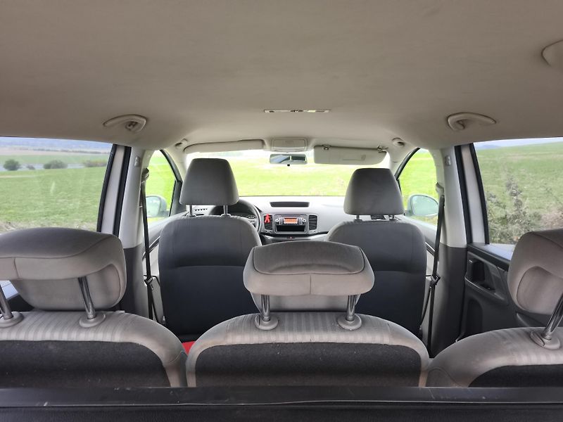 Seat Alhambra (2010) 2:0TDI-103kw-CENA - fotka 13 z 15