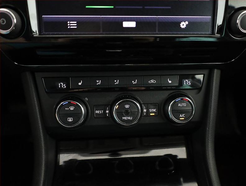 Škoda Superb (2017) Style 2.0 TDI, Automat, Kůže - fotka 9 z 19