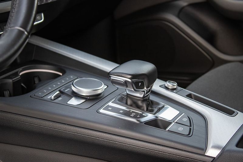 Audi A4 - fotka 17 z 26