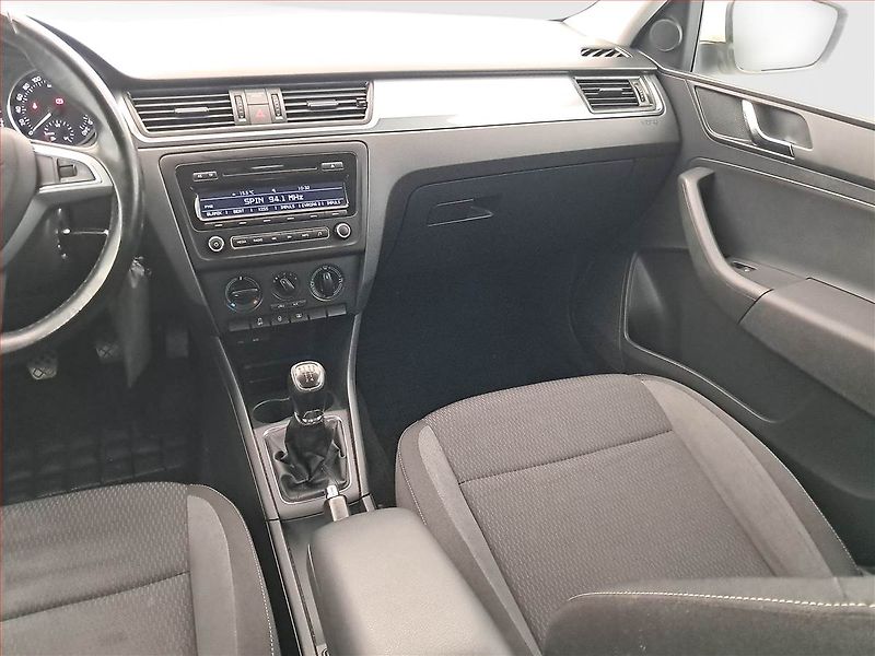 Škoda Rapid (2015) Ambition 1.2 TSI, Serv.kniha - fotka 8 z 16