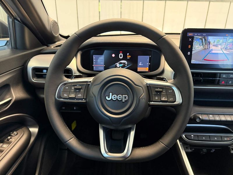Jeep Avenger (2025) 4xe Upland 1.2 Turbo e-Hybrid - fotka 8 z 22