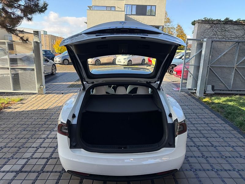 Tesla Model S Long Range Plus AWD EAP - fotka 33 z 37