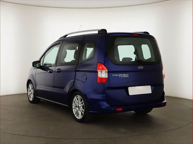Ford Tourneo Courier (2014) Titanium 1.6 TDCi, 5Míst, ČR - fotka 4 z 14